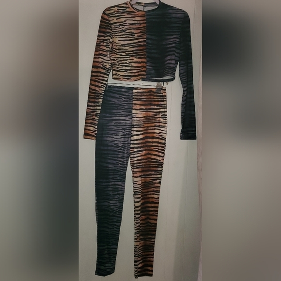 NWT Zebra Print Skinny 2 Piece Set - Picture 5 of 5